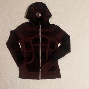 Lululemon zip up hoodie size small
